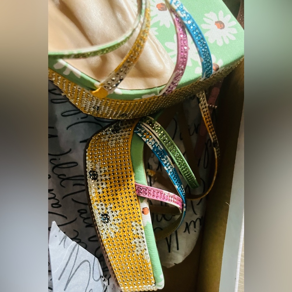 Wild Pair Multicolor Wedges - Picture 6 of 8